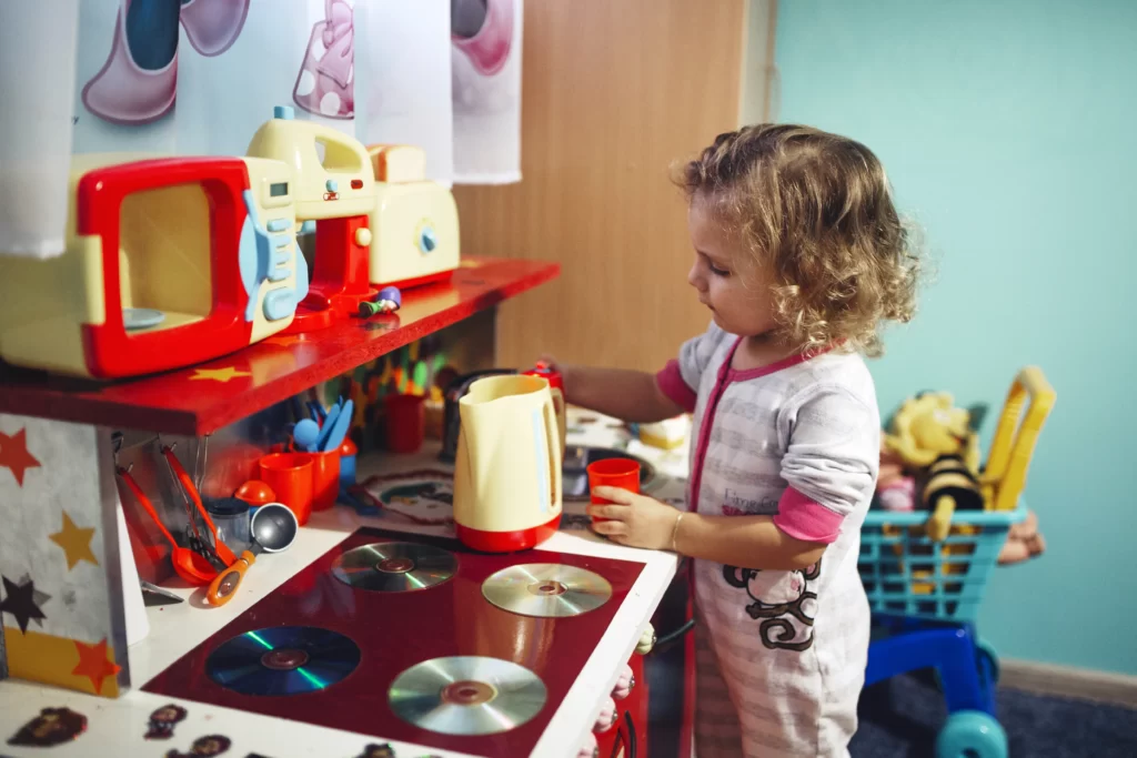 Brinquedos para fase de desenvolvimento de 2 a 3 anos (cozinha)